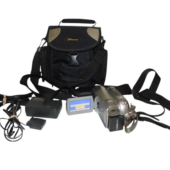 Panasonic PV-GS300 3.1MP 3CCD MiniDV Camcorder with 10x Optical Image Stabilized - Picture 1 of 12